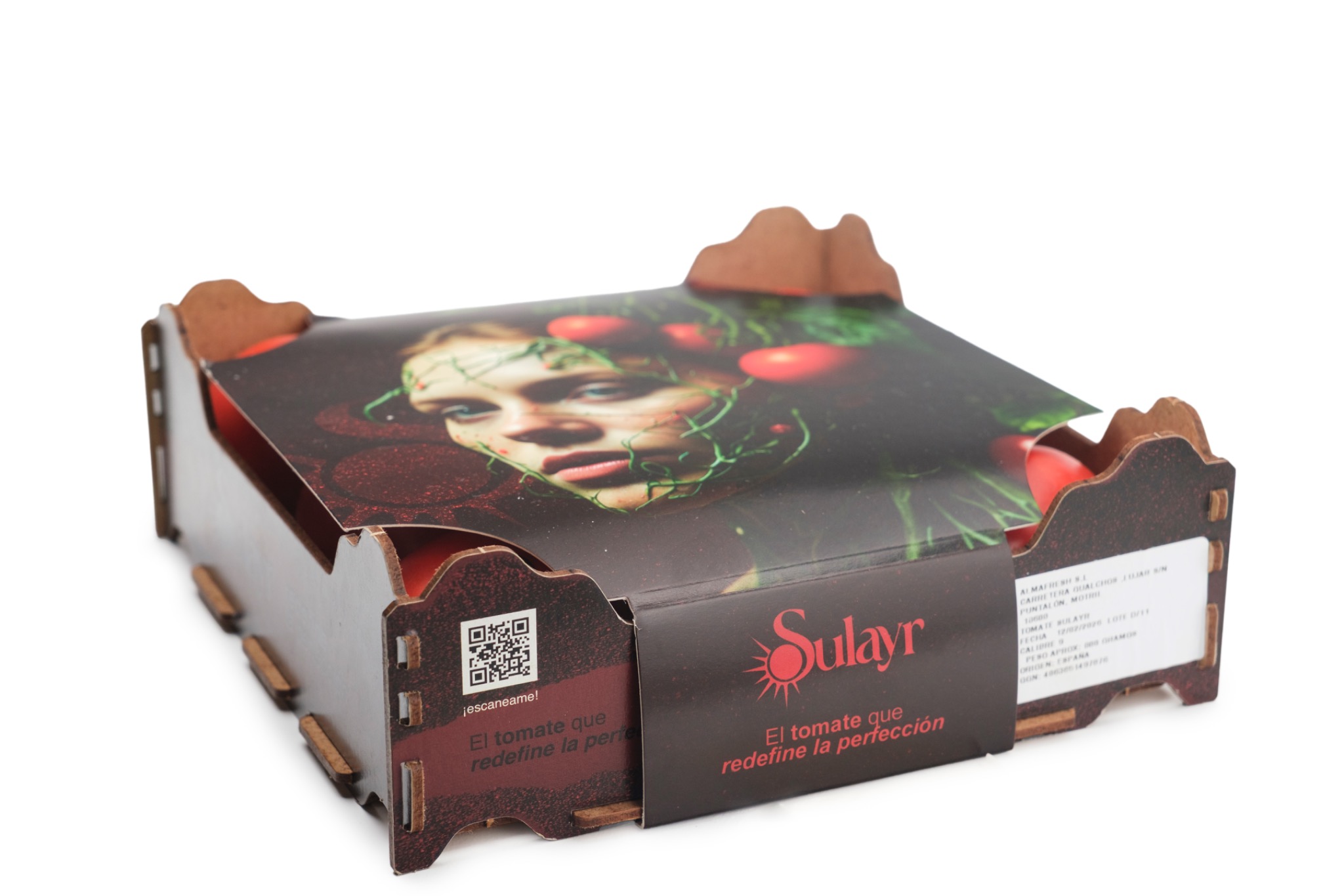 Caja original de Tomate Sulayr fotografiada en estudio